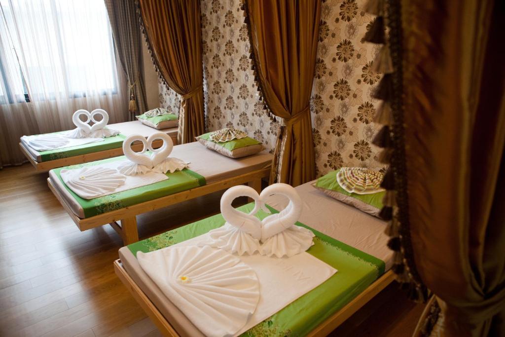 Alisha Court Hotel & Residence Bangkok Extérieur photo